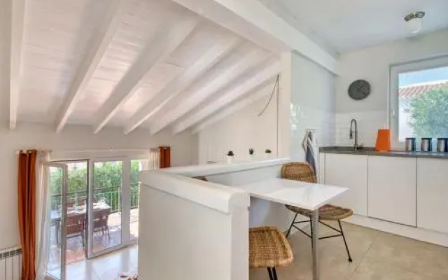 Holiday Home Petite Fleur