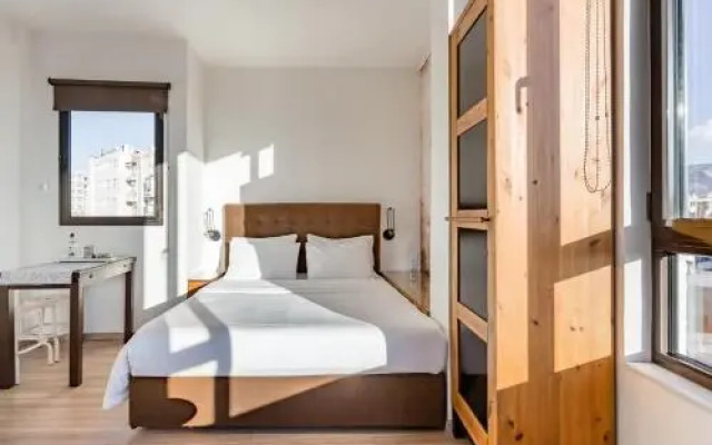 Aristofanous Apartment