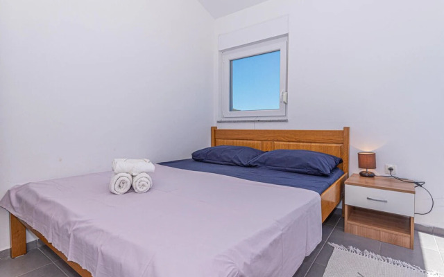 Beautiful Apartment in Kanica With Wifi and 2 Bedrooms