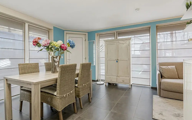 Apartment Close to the Shopping Street