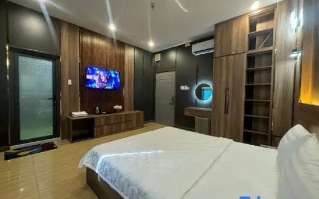 LUXURY Hotel Pham Van Dong