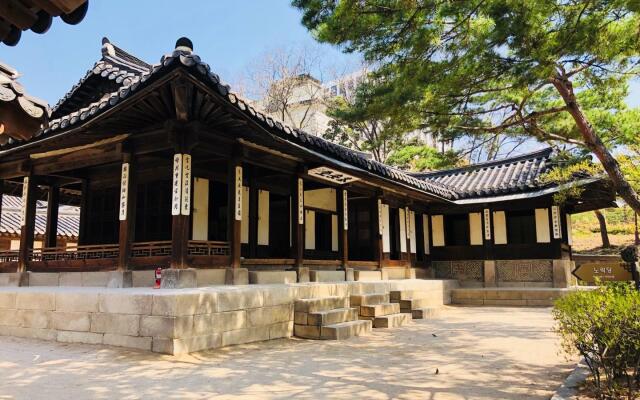 Отель Kuretakeso Insa-Dong Seoul Южная Корея, Сеул - отзывы, цены и фото номеров - забронировать отель Kuretakeso Insa-Dong Seoul онлайн вид на фасад