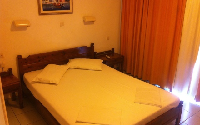 Kassavetis Hotel Aparts вид на фасад