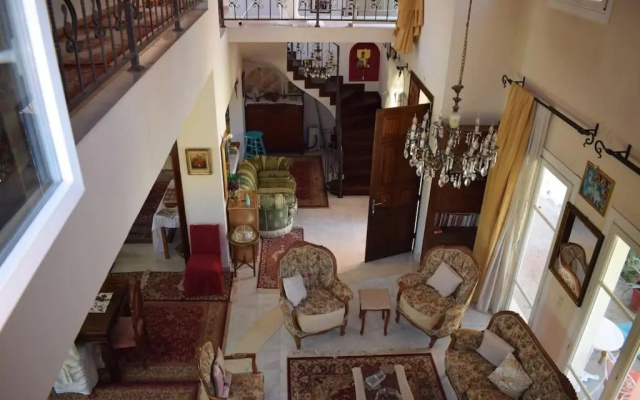 Private Villa AKOBARA, 2km from city center