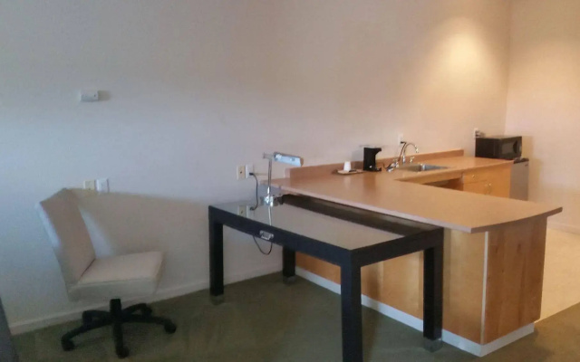 Orca Inn Suites