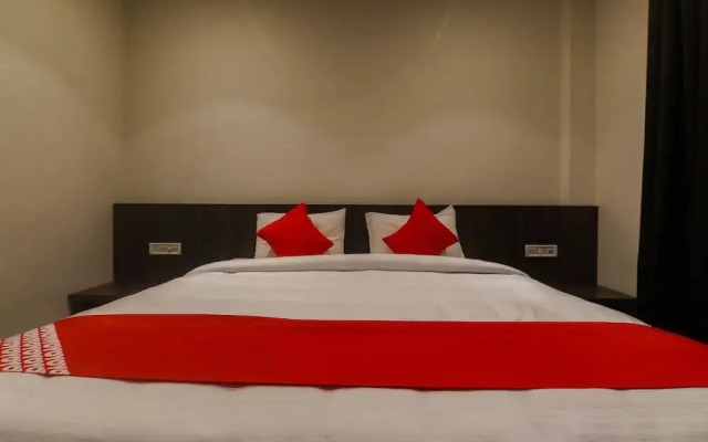 Comfort Hotel by OYO Rooms