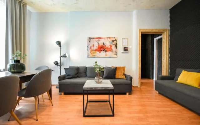 THE INDUSTRIAL. Huge Unirii Square Apartment