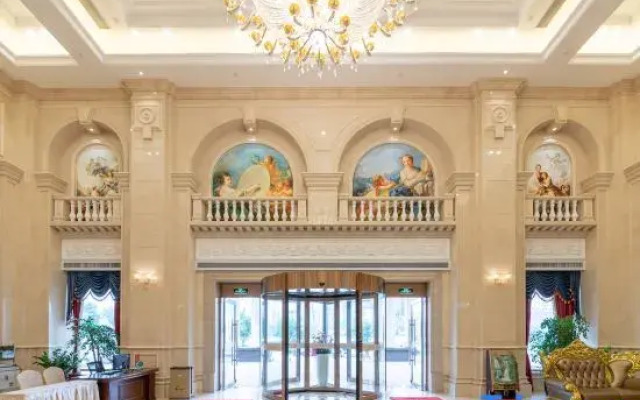 Vienna International Hotel (Hezhou Zhaoping Government Affairs Center)