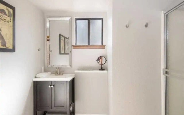 Air Nuevo - Three Bedroom Cabin