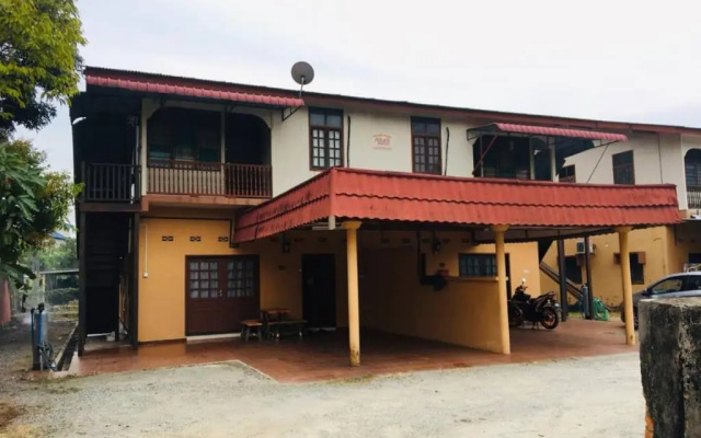 Abah homestay 138a Losong haji mamat 21000 kuala Terengganu