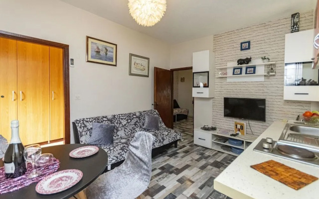 Apartments Lola