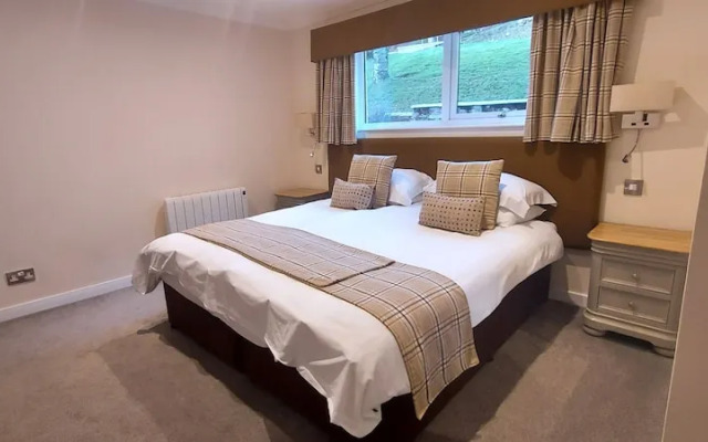 Loch Rannoch Highland Club Pine Marten Lodge 01
