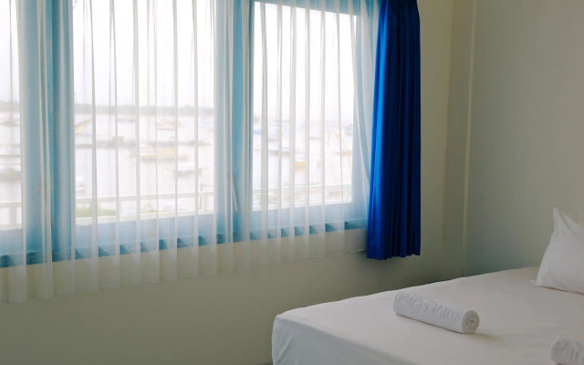 Paras Paros Marina Lodge