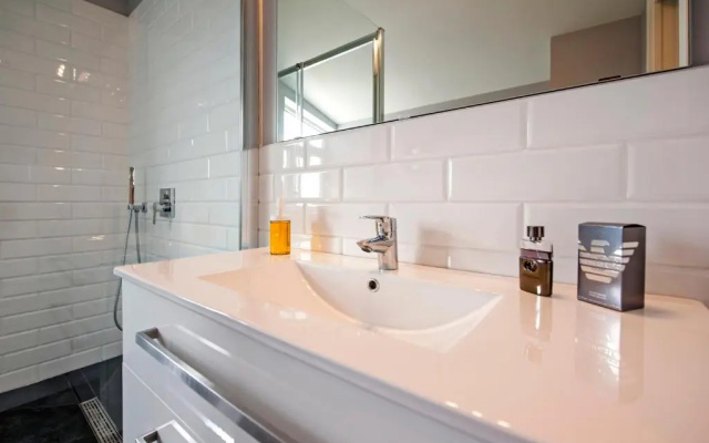 Lakovich Sea View Apartments