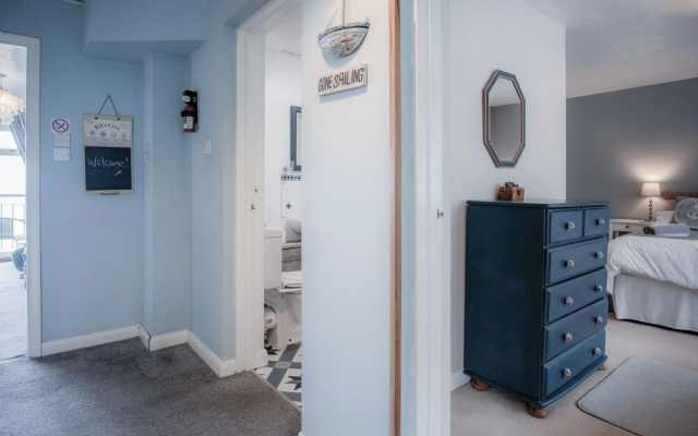 17 Beach Court - 2 Bed Apartment - Saundersfoot