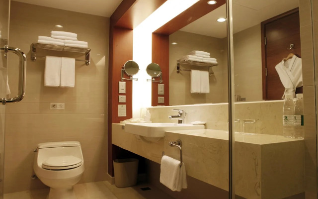 Holiday Inn Shenzhen Donghua by IHG