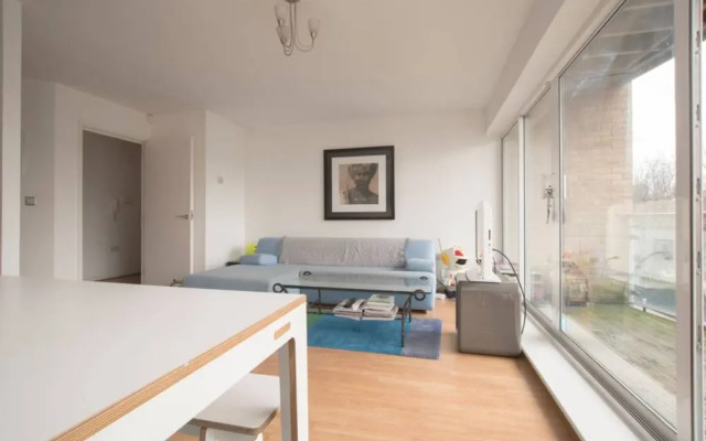 Stylish 2 Bedroom in Trendy East End