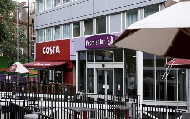 Отель Premier Inn London Euston вид на фасад