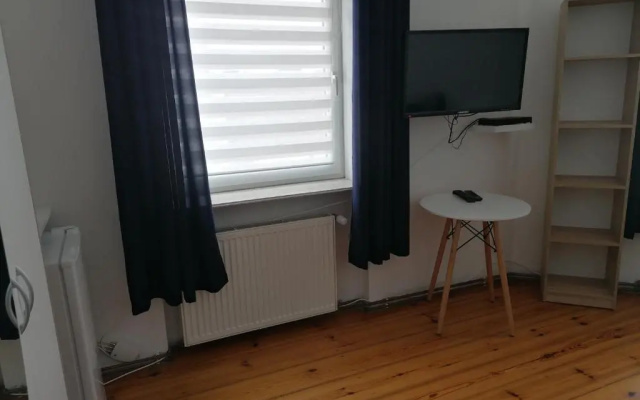 Hostel Tulip - Pokój 5 ze wspólną łazienką i kuchnią