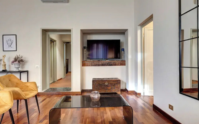 Pergola Apartment by Mamo Florence