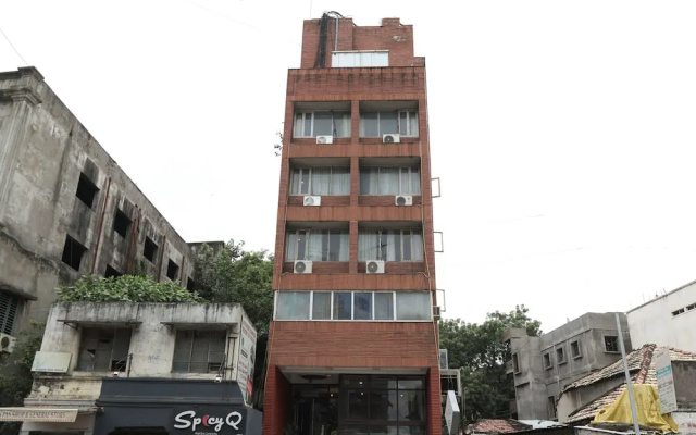 OYO 16862 Flagship Hotel Dua Continental