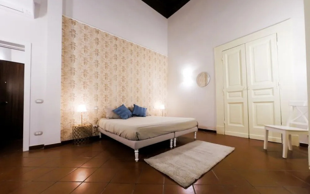 Domus Donnaregina Apartments