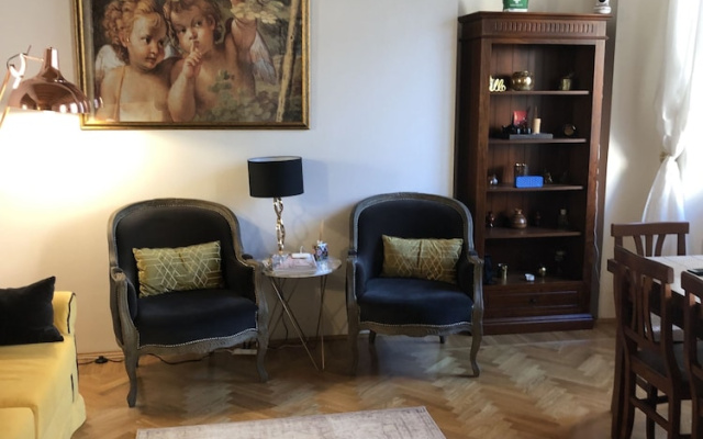 Villa Giudici Luxury app on the Lake
