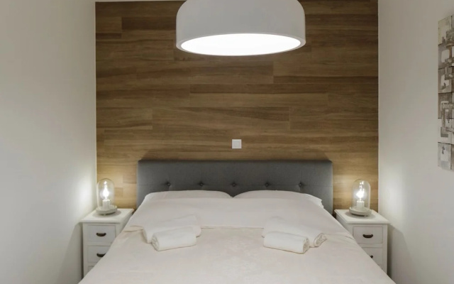 Enticing Holiday Home In Split Near Sea Beach