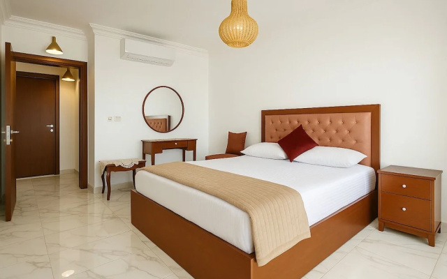 Tasteful Seaside Suite