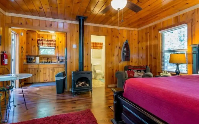 Knotty Pines Cabins