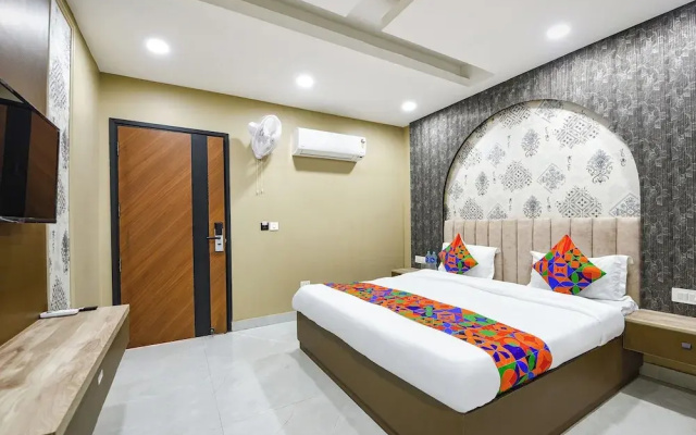 Fabhotel Grand Palazzo I
