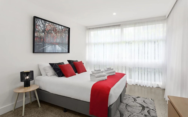 BOUTIQUE STAYS - Brighton by the Sea