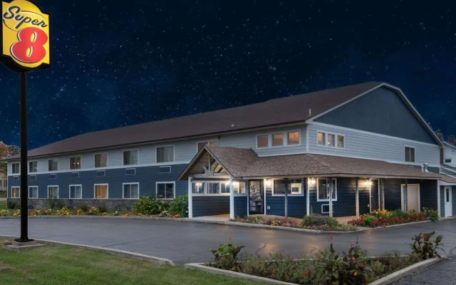 Super 8 Ely Minnesota