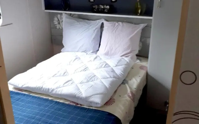 Bungalow With 2 Bedrooms in Blangy-le-château, With Furnished Garden a