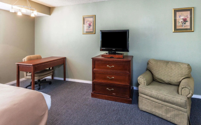 Travelodge by Wyndham Big Bear Lake CA
