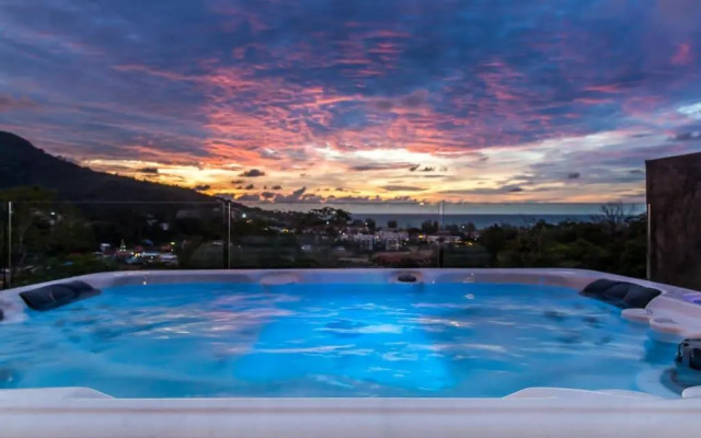 Kamala Seaview villa pool & rooftop jacuzzi