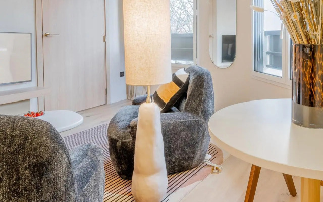 Yuna Porte Maillot - ApartHotel