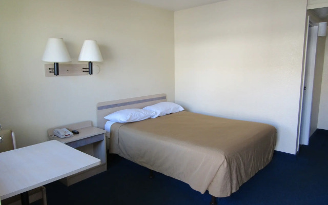 Econo Lodge Inn & Suites Yuma