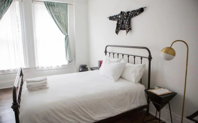 Object Hotel 1BR Shared Bath Room 2D