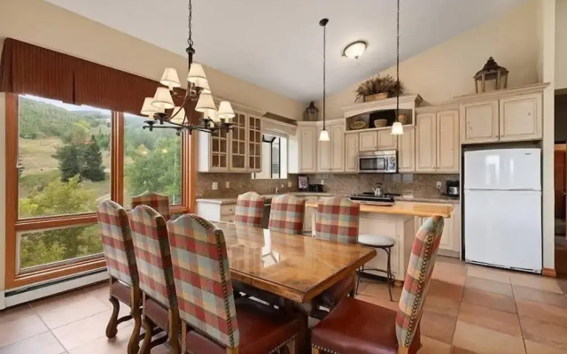 Snowmass Ski-in, Ski-out 3 Bedroom Condo