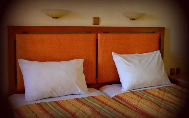 Arocaria Rooms & Studios