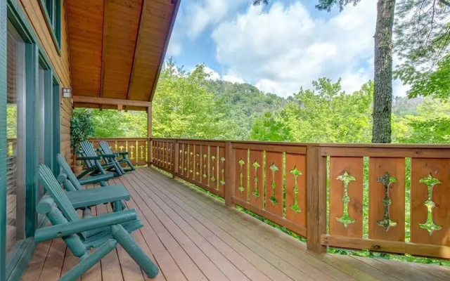 Moonshine Run Cabin
