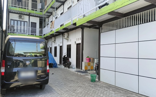 Hotel O Sunrise Garage Home