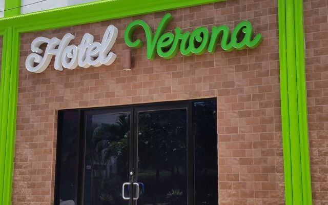 Hotel Verona вид на фасад