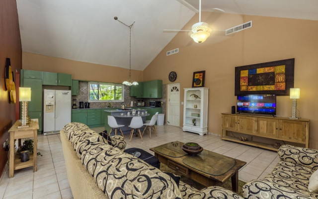 Spacious 5BR Home w Amazing Garden Privatepool