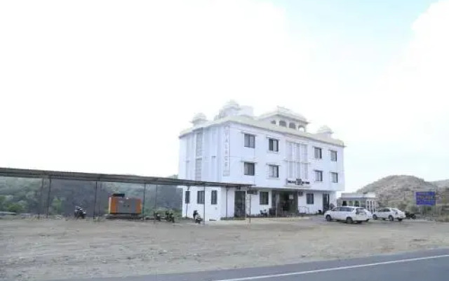 Hotel Palace on the way