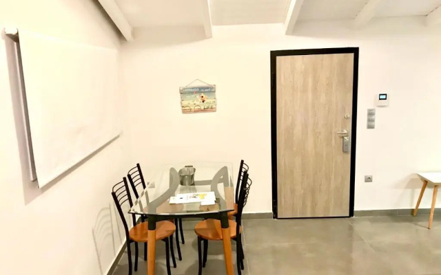 RIQIONIAN House