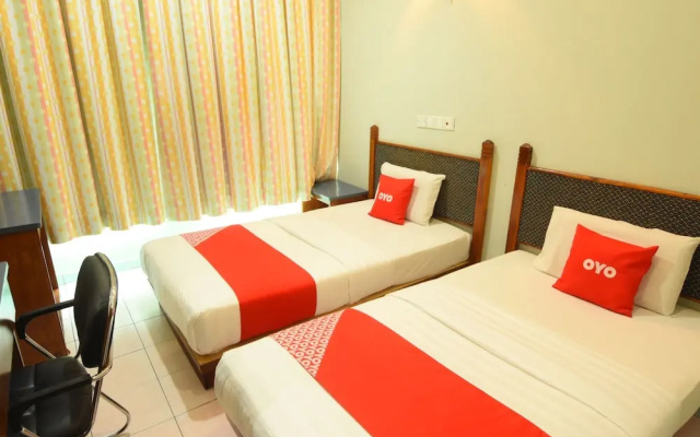 OYO 89642 Highway Inn