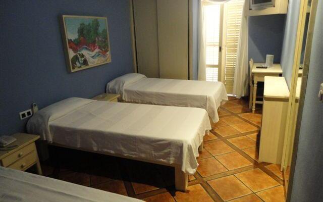 Отель Hostal La Aduana комната для гостей
