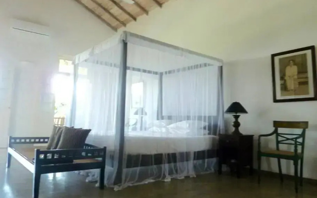 Etamba House